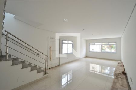 Casa à venda com 130m², 3 quartos e 2 vagasSala