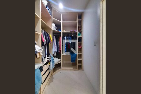 Casa à venda com 360m², 4 quartos e 4 vagasCloset da suíte 1