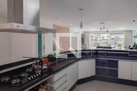 Casa à venda com 360m², 4 quartos e 4 vagasCozinha