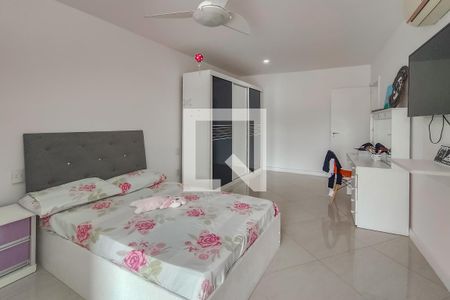 Casa à venda com 360m², 4 quartos e 4 vagasQuarto 2 - Suíte