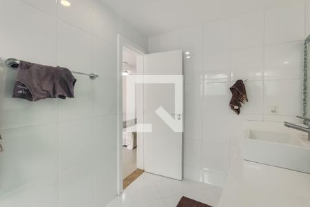 Casa à venda com 360m², 4 quartos e 4 vagasBanheiro Quarto 1 - Suíte