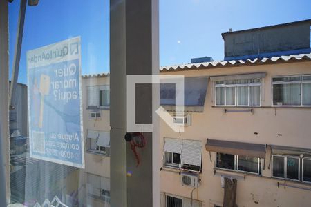 Sala - Vista de apartamento para alugar com 3 quartos, 86m² em Rubem Berta, Porto Alegre
