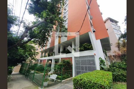 Apartamento à venda com 75m², 2 quartos e 1 vaga Apartamento à venda com 75m², 2 quartos e 1 vagaFachada