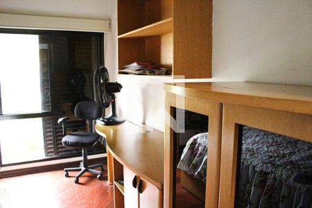 Casa à venda com 500m², 4 quartos e 8 vagasSuíte 2