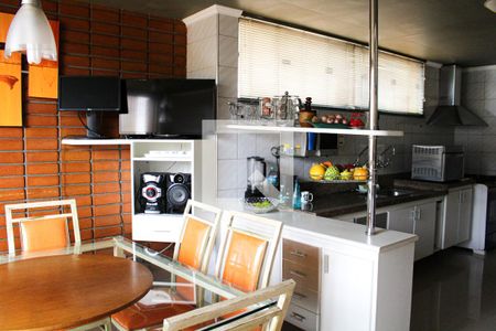 Casa à venda com 500m², 4 quartos e 8 vagasCozinha