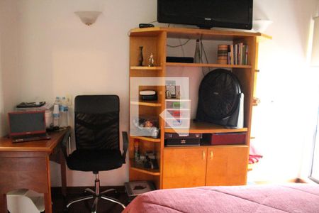 Casa à venda com 500m², 4 quartos e 8 vagasSuíte 1