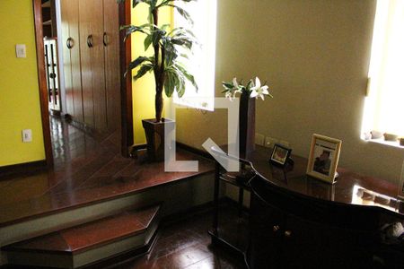 Sala de casa à venda com 4 quartos, 500m² em City América, São Paulo