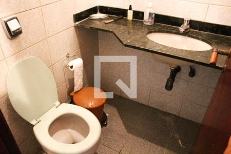 Casa à venda com 500m², 4 quartos e 8 vagasBanheiro