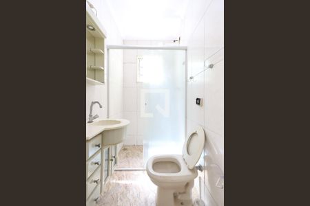 Banheiro de casa de condomínio para alugar com 1 quarto, 80m² em Vila Isolina Mazzei, São Paulo