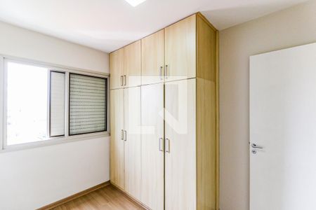 Quarto 1 de apartamento para alugar com 2 quartos, 55m² em Jardim Promissão, São Paulo