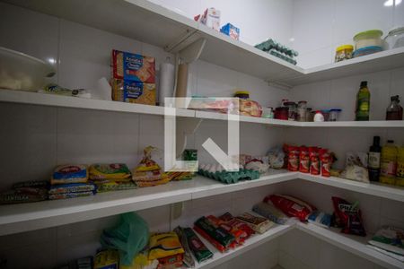 Casa à venda com 850m², 5 quartos e 8 vagasDespensa