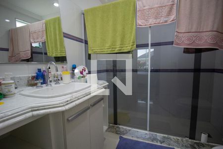 Casa à venda com 850m², 5 quartos e 8 vagasBanheiro da Suíte 1