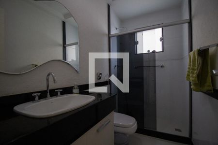 Casa à venda com 850m², 5 quartos e 8 vagasBanheiro da Suíte 4
