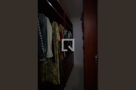 Casa à venda com 850m², 5 quartos e 8 vagasCloset da Suíte 5