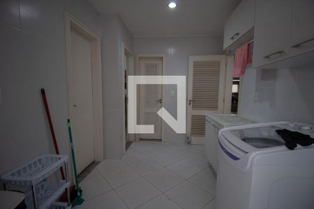 Casa à venda com 850m², 5 quartos e 8 vagasÁrea de Serviço