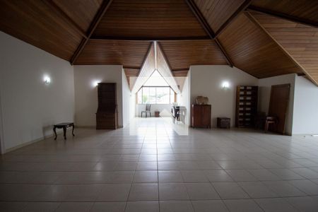 Casa à venda com 850m², 5 quartos e 8 vagasSotão