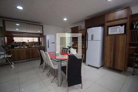 Casa à venda com 850m², 5 quartos e 8 vagasCozinha