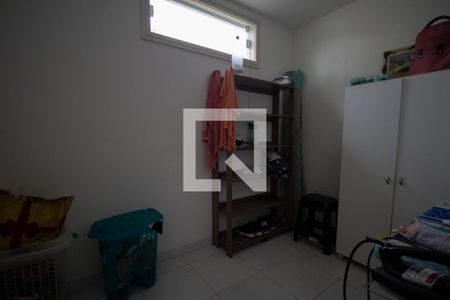 Casa à venda com 850m², 5 quartos e 8 vagasQuarto de Serviço