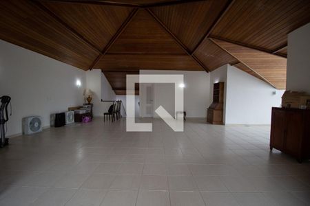 Casa à venda com 850m², 5 quartos e 8 vagasSotão