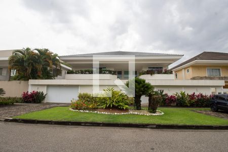 Casa à venda com 850m², 5 quartos e 8 vagasFachada da Casa