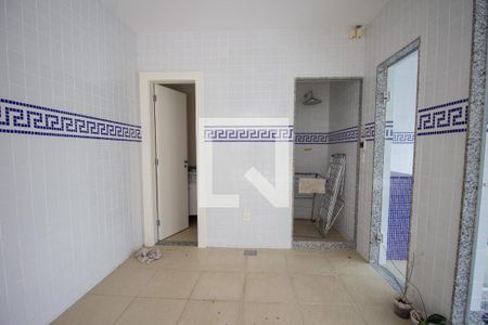 Casa à venda com 850m², 5 quartos e 8 vagasBanheiro da Saun