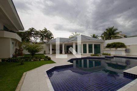 Casa à venda com 850m², 5 quartos e 8 vagasQuintal