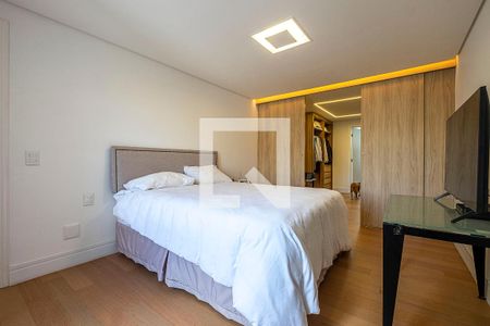 Apartamento à venda com 226m², 3 quartos e 2 vagasSuíte 1