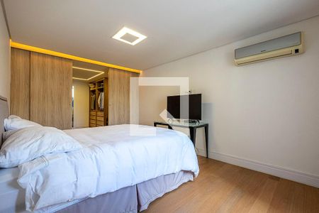 Apartamento à venda com 226m², 3 quartos e 2 vagasSuíte 1