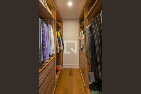 Apartamento à venda com 226m², 3 quartos e 2 vagasSuíte 2 - Closet