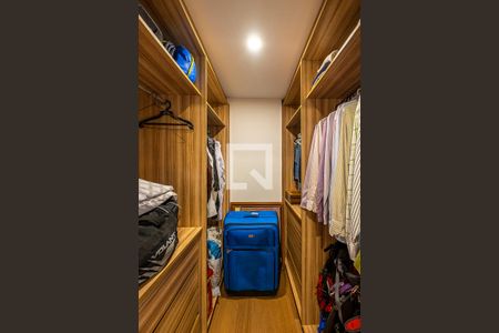 Apartamento à venda com 226m², 3 quartos e 2 vagasSuíte 3 - Closet