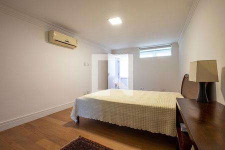 Apartamento à venda com 226m², 3 quartos e 2 vagasSuíte 2