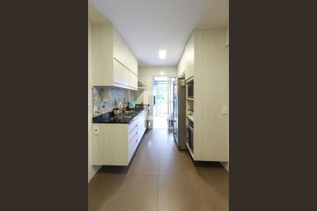 Apartamento à venda com 143m², 3 quartos e 2 vagas Apartamento à venda com 143m², 3 quartos e 2 vagasCozinha