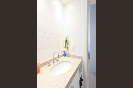 Apartamento à venda com 143m², 3 quartos e 2 vagas Apartamento à venda com 143m², 3 quartos e 2 vagasBanheiro da Suíte 1