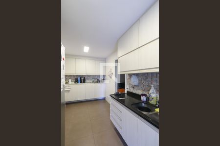 Apartamento à venda com 143m², 3 quartos e 2 vagas Apartamento à venda com 143m², 3 quartos e 2 vagasCozinha