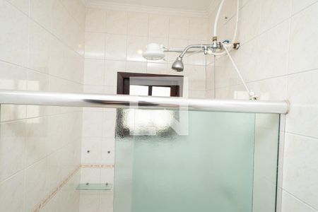 Casa para alugar com 215m², 3 quartos e 4 vagas Casa para alugar com 215m², 3 quartos e 4 vagasBanheiro da Suíte 2