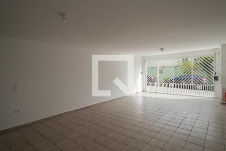 Casa para alugar com 215m², 3 quartos e 4 vagas Casa para alugar com 215m², 3 quartos e 4 vagasGaragem