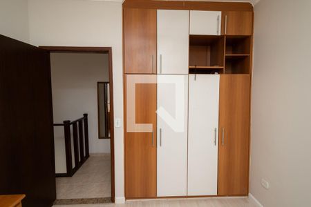 Casa para alugar com 215m², 3 quartos e 4 vagas Casa para alugar com 215m², 3 quartos e 4 vagasQuarto 1