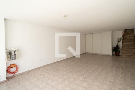 Casa para alugar com 215m², 3 quartos e 4 vagas Casa para alugar com 215m², 3 quartos e 4 vagasGaragem