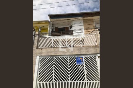 Casa para alugar com 215m², 3 quartos e 4 vagas Casa para alugar com 215m², 3 quartos e 4 vagasFachada