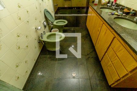 Apartamento à venda com 319m², 4 quartos e 2 vagasBanheiro 2