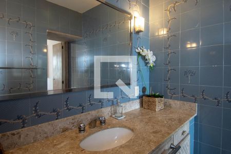 Apartamento à venda com 224m², 3 quartos e 1 vagaBanheiro da Suíte