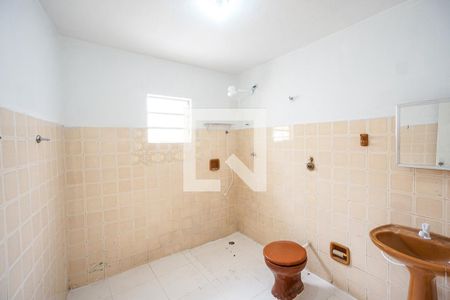 Casa à venda com 170m², 3 quartos e 1 vaga Casa à venda com 170m², 3 quartos e 1 vagaBanheiro social