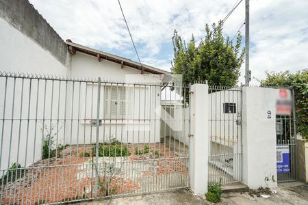 Casa à venda com 170m², 3 quartos e 1 vaga Casa à venda com 170m², 3 quartos e 1 vagaFachada