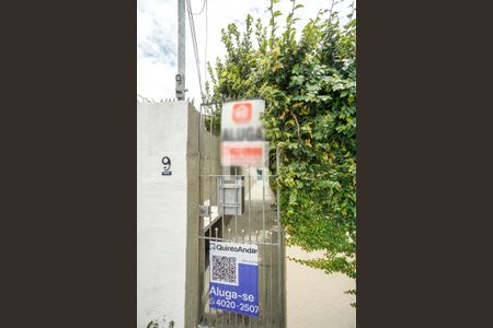 Casa à venda com 170m², 3 quartos e 1 vaga Casa à venda com 170m², 3 quartos e 1 vagaFachada