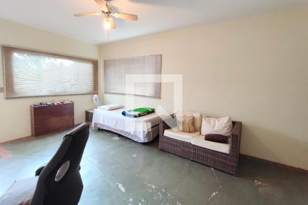 Casa à venda com 200m², 3 quartos e 8 vagasQuarto suíte 2