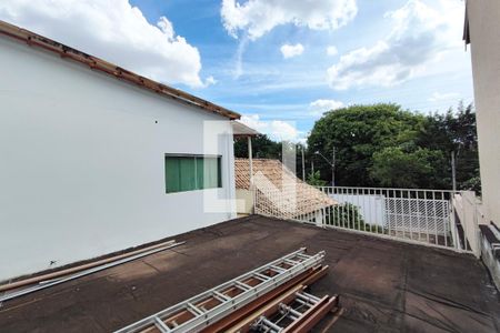 Casa à venda com 200m², 3 quartos e 8 vagasTerraço