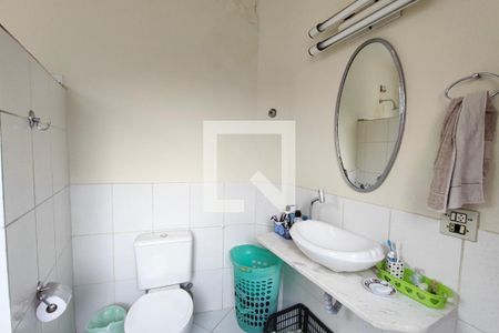 Casa à venda com 200m², 3 quartos e 8 vagasBanheiro suíte 2