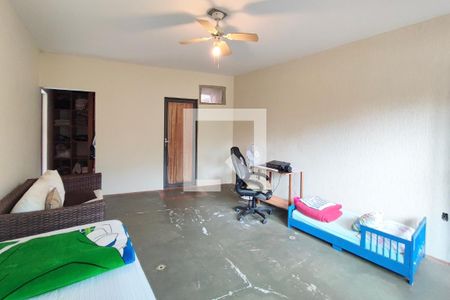 Casa à venda com 200m², 3 quartos e 8 vagasQuarto suíte 2