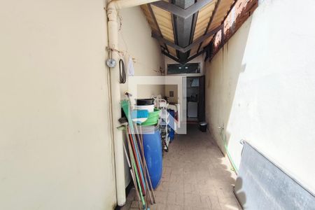 Casa à venda com 200m², 3 quartos e 8 vagasCorredor