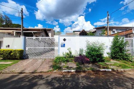 Casa à venda com 200m², 3 quartos e 8 vagasFachada da casa